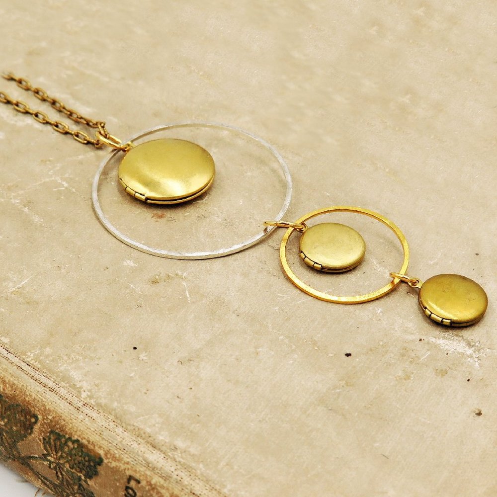 Customized 6 Photo Locket Necklace  Circle Necklace  Family Photo Jewelry